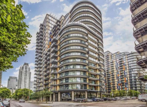 Lovely Millharbour Canary Wharf Apartment, London
